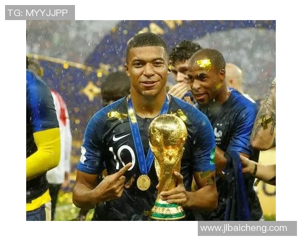 足球球星段位解析：从青训天才到世界巨星的成长之路