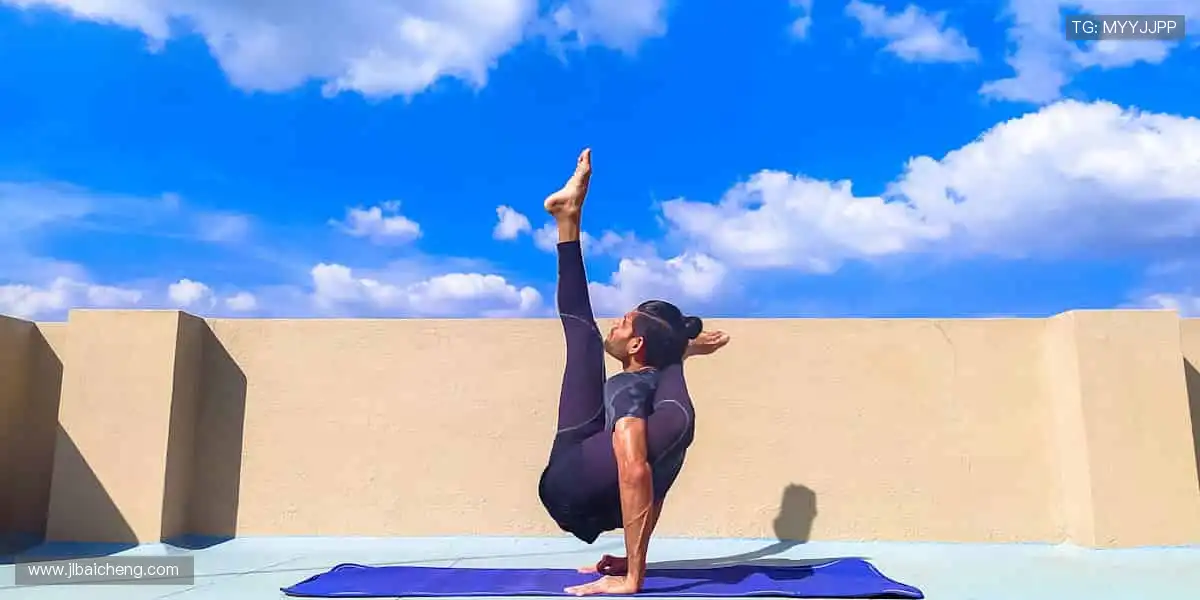 把热爱穿在身上，让每一件周边都成为你的骄傲！👕